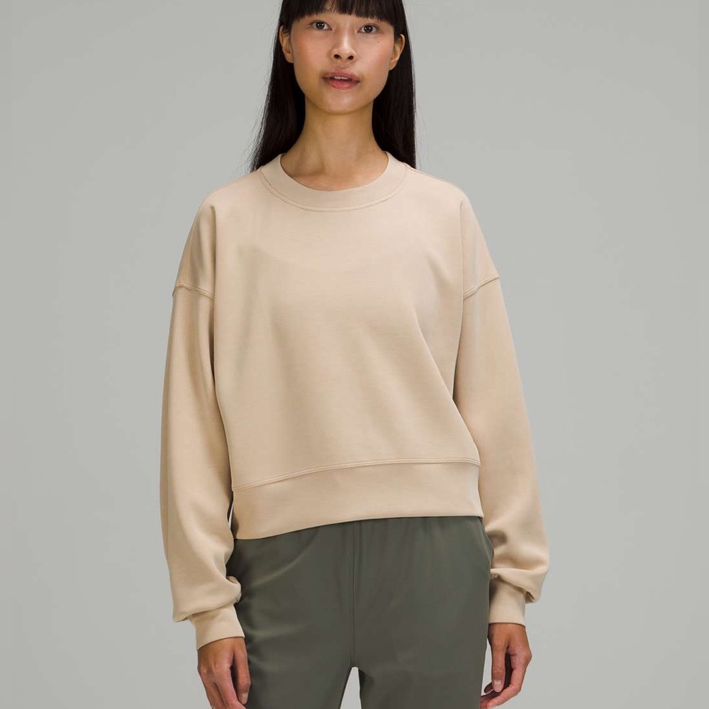 Lululemon Perfectly Oversized Cropped Crew *Softstreme, size 6, Trench